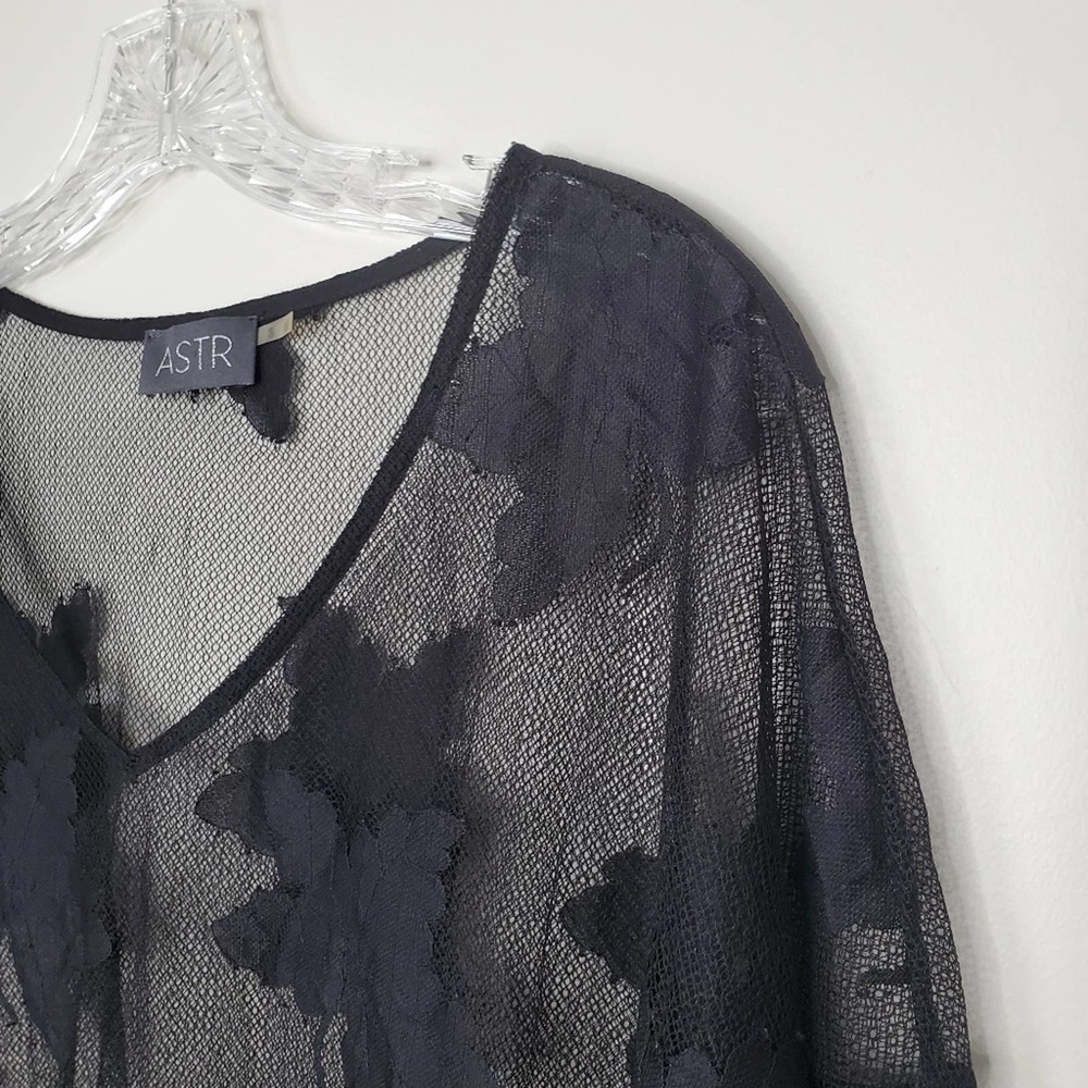 ASTR THE LABEL | Lace Tassel Top |‎ S - Picture 4 of 8